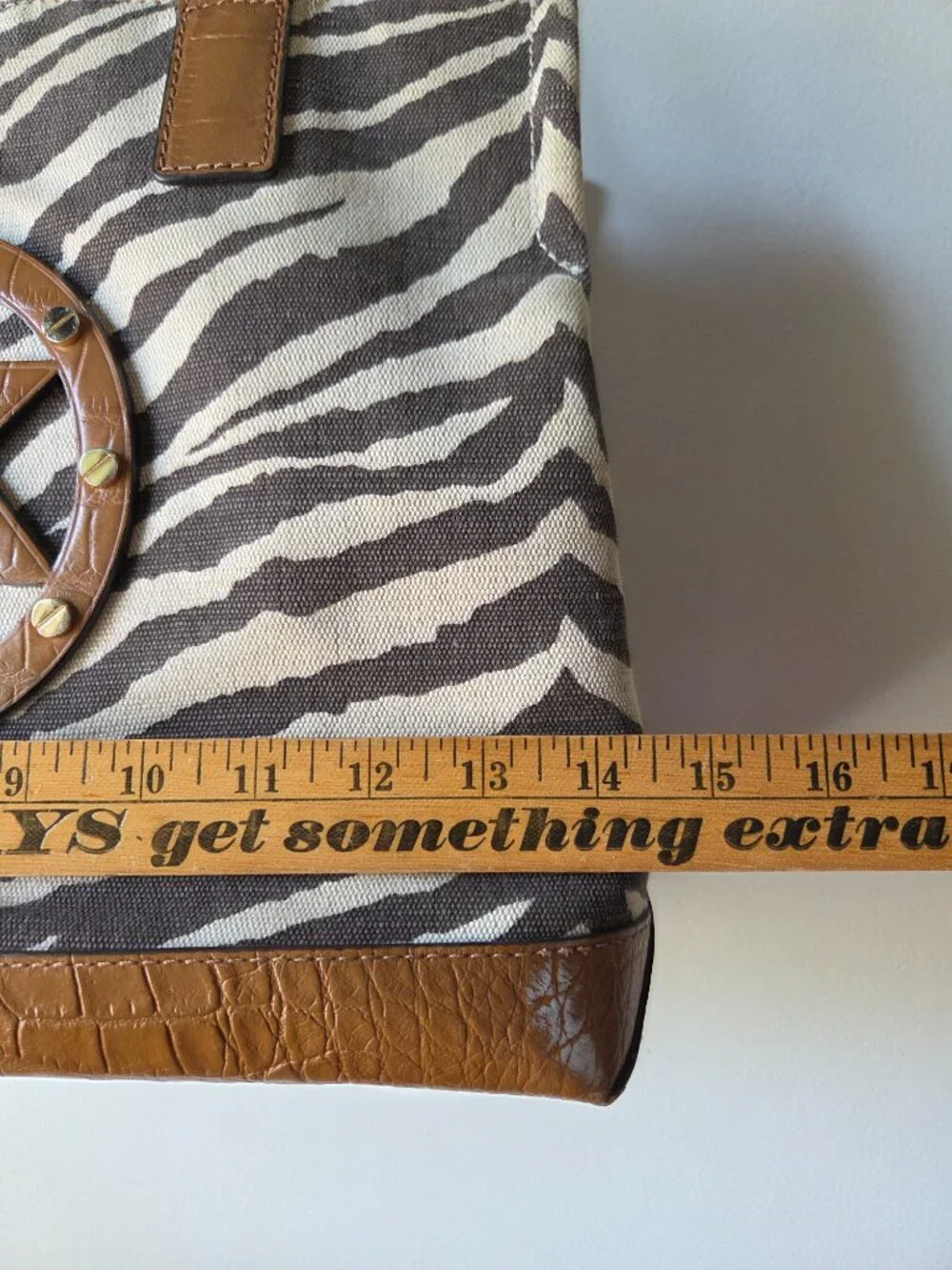 EUC MICHAEL KORS ANIMAL PRINT GENUINE LEATHER TRIM TOTE / FREE WALLET